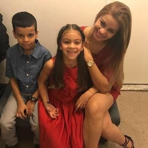 Meet your Posher, Elvia